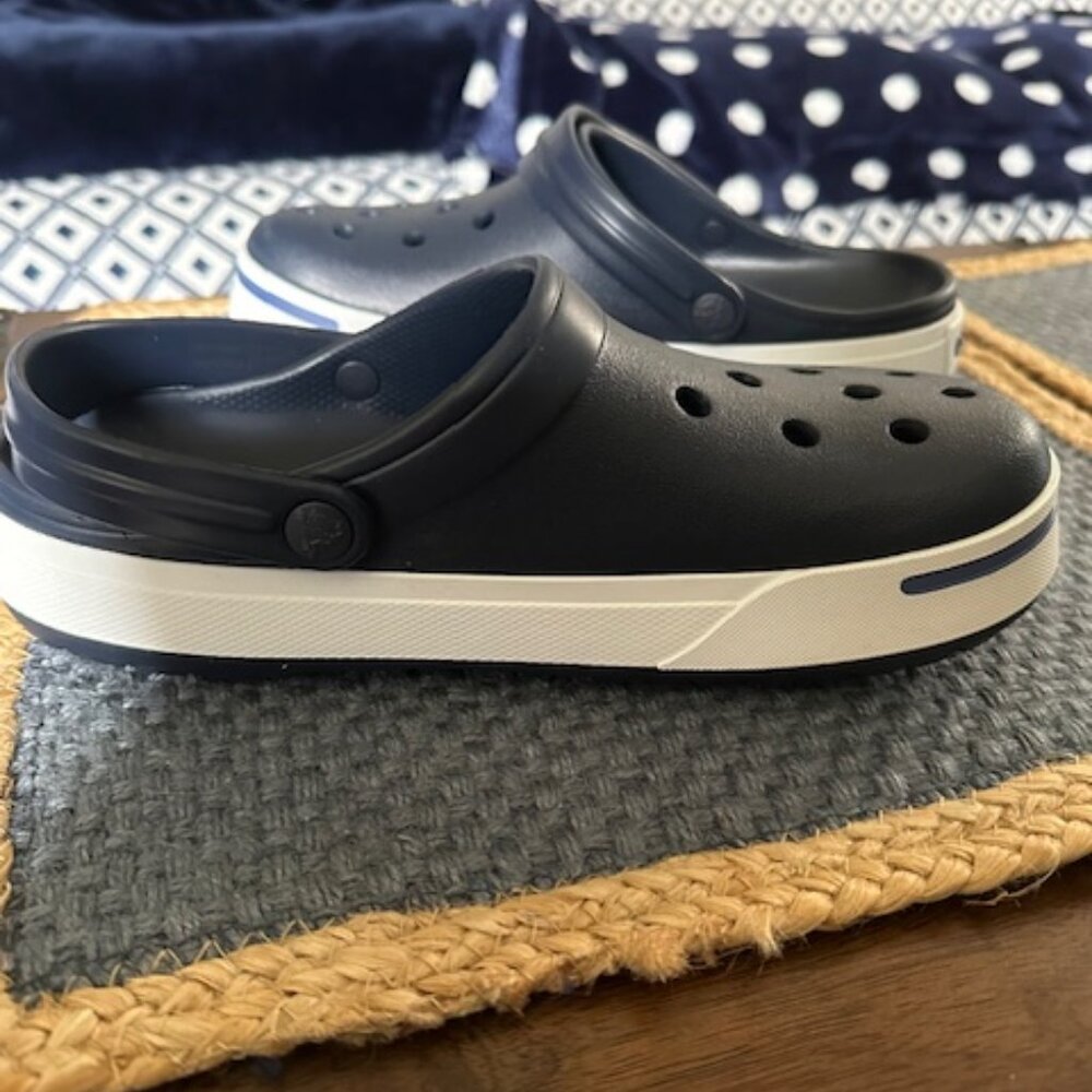 Crocs Womens Clog Size 8 Navy Blue Slip on  Lightweight Comfortable
